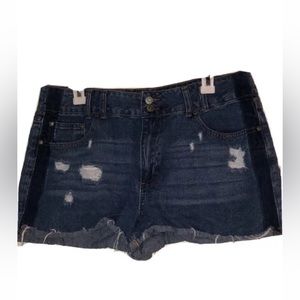 Maurice’s women’s shorts size 13/14